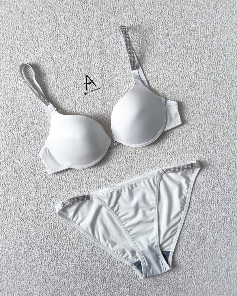 Flourish High Quality New Style Wired Rhinestone Straps Back Hook Adjustable Straps Bra & Panty Set