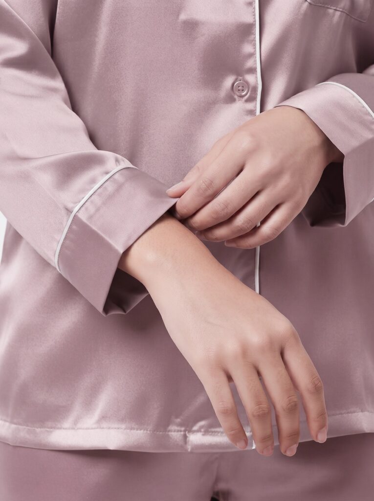 Satin Silk Pajama Suit – Noir